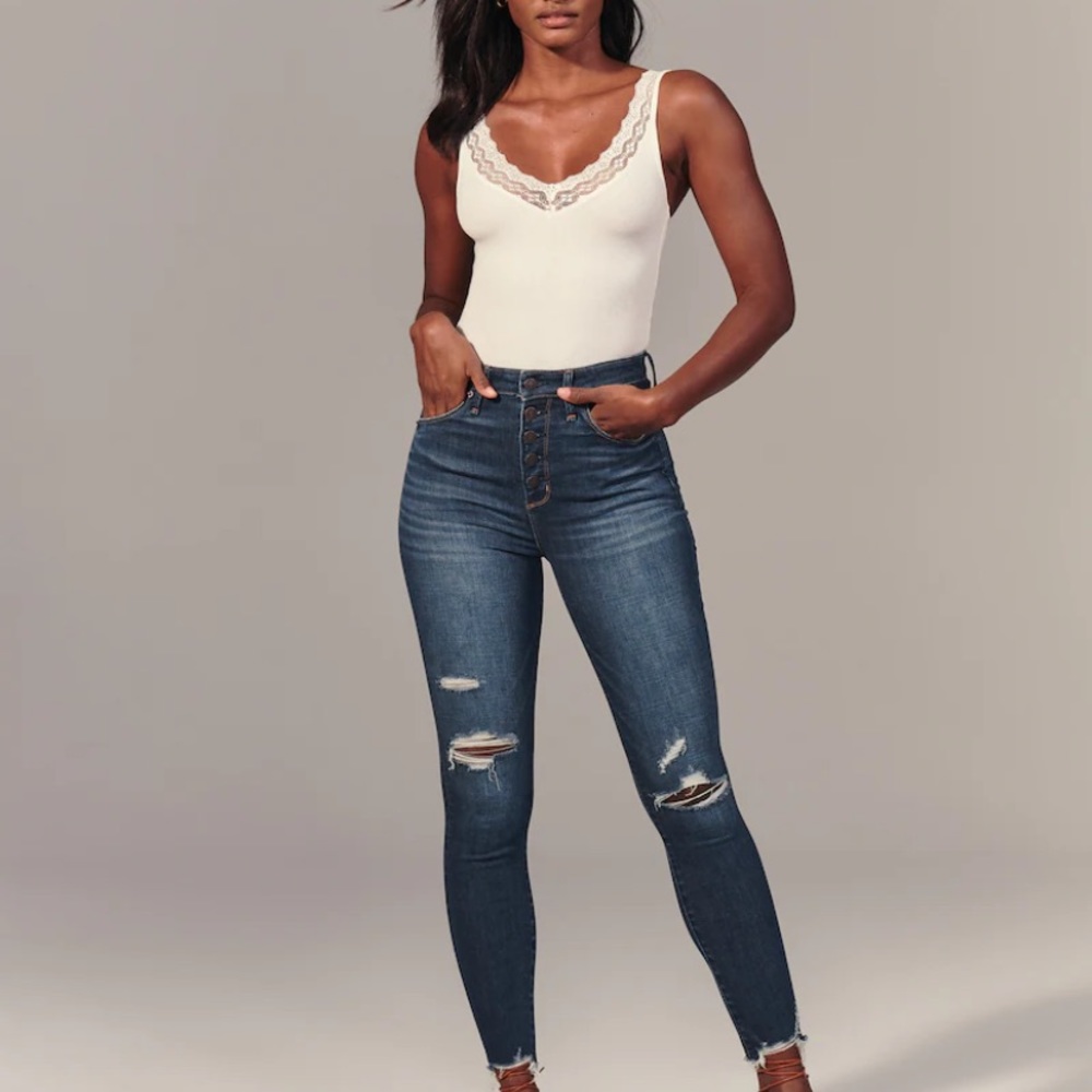 ISO ABERCROMBIE CURVE LOVE RIPPED JEAN 25s - Picture 2 of 3